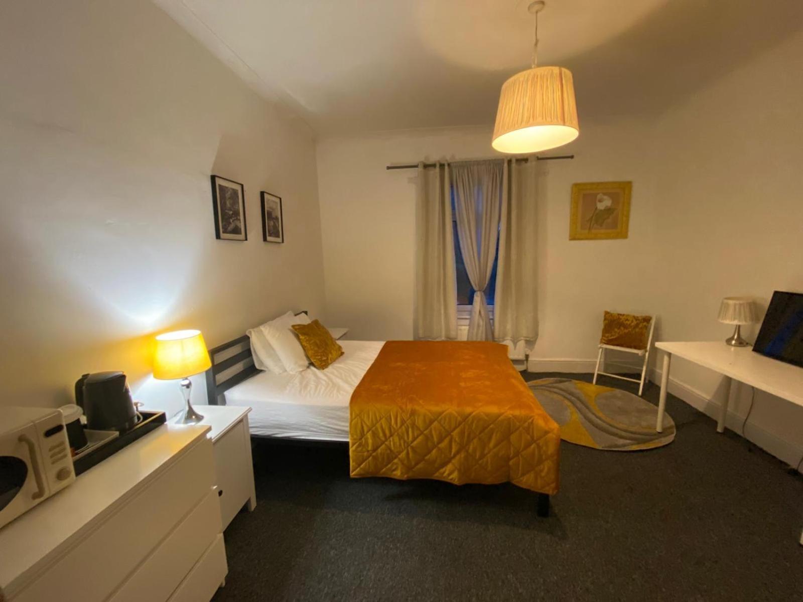 Precise Homes Ltd Wolverhampton Eksteriør bilde