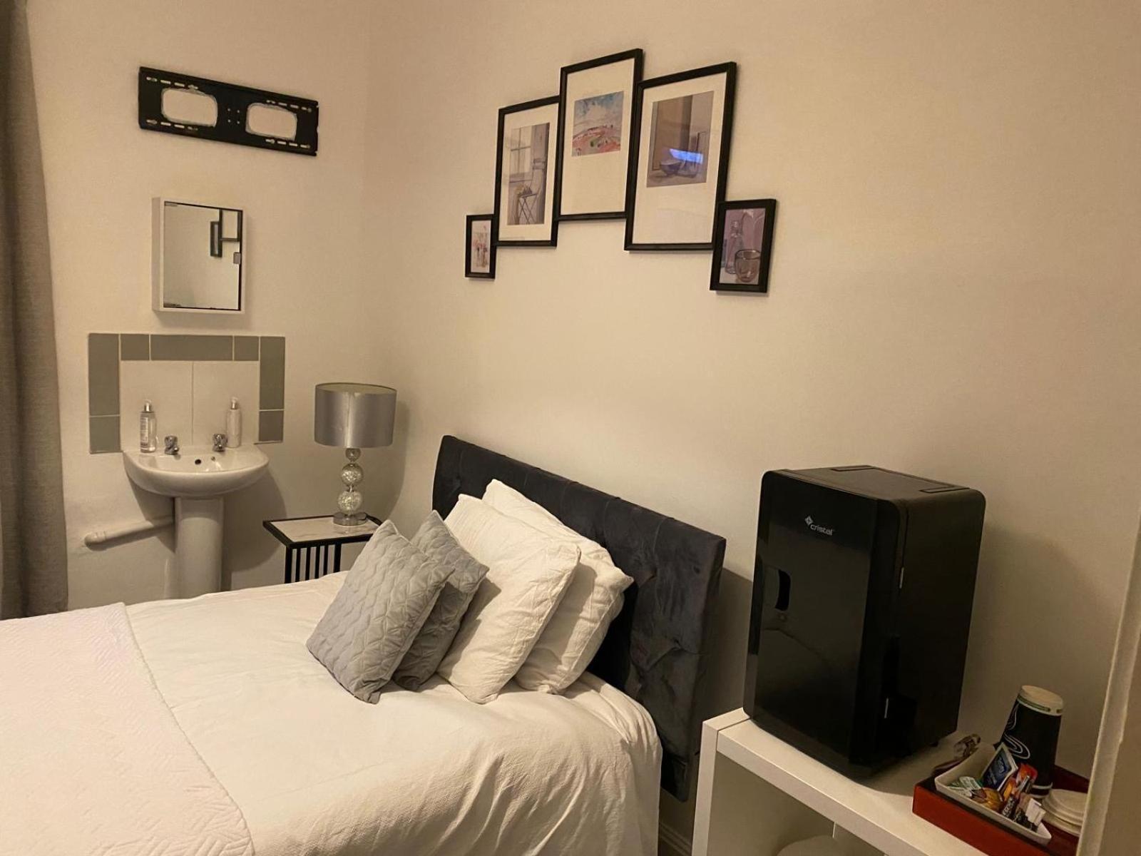 Precise Homes Ltd Wolverhampton Eksteriør bilde