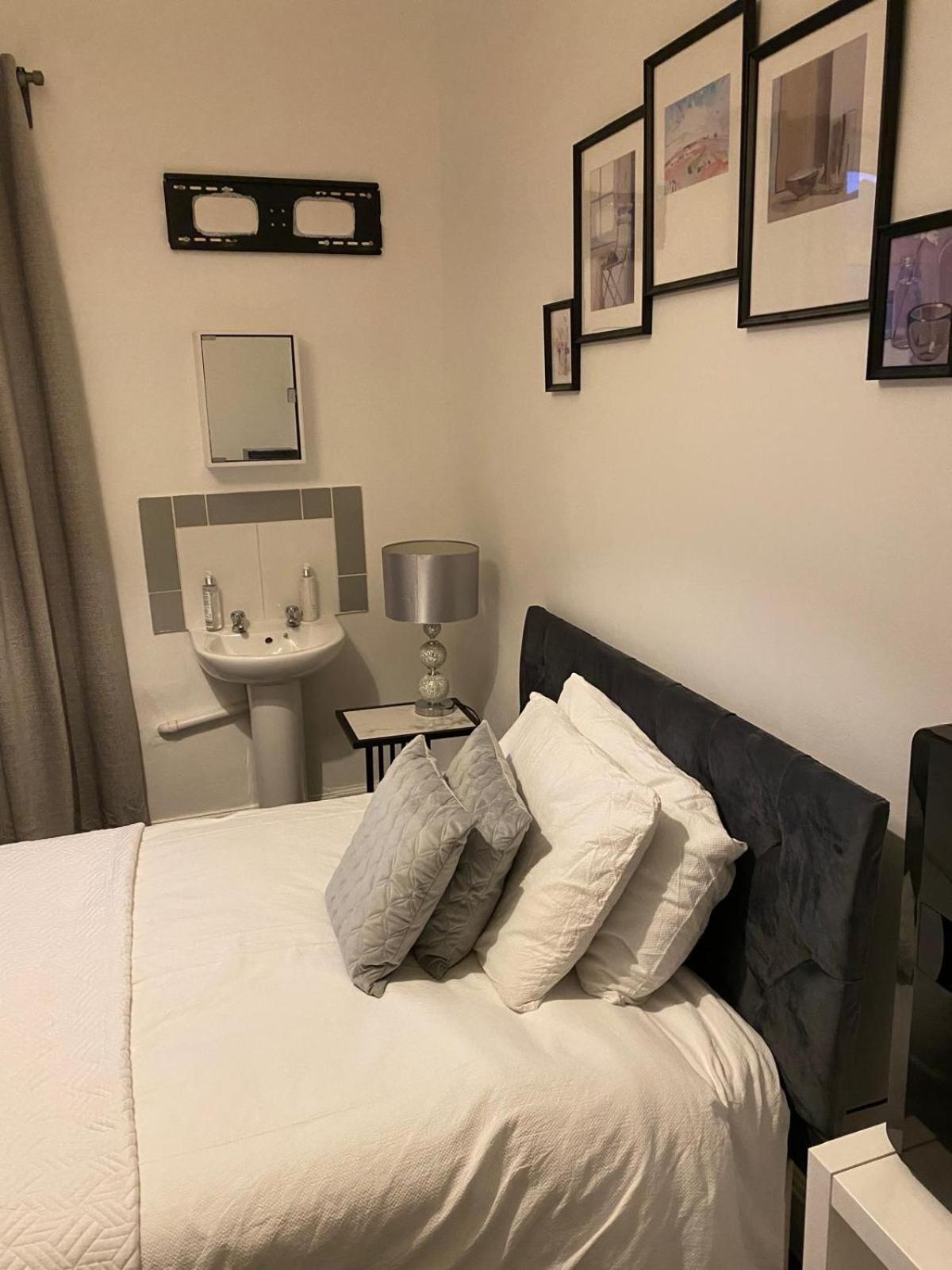 Precise Homes Ltd Wolverhampton Eksteriør bilde